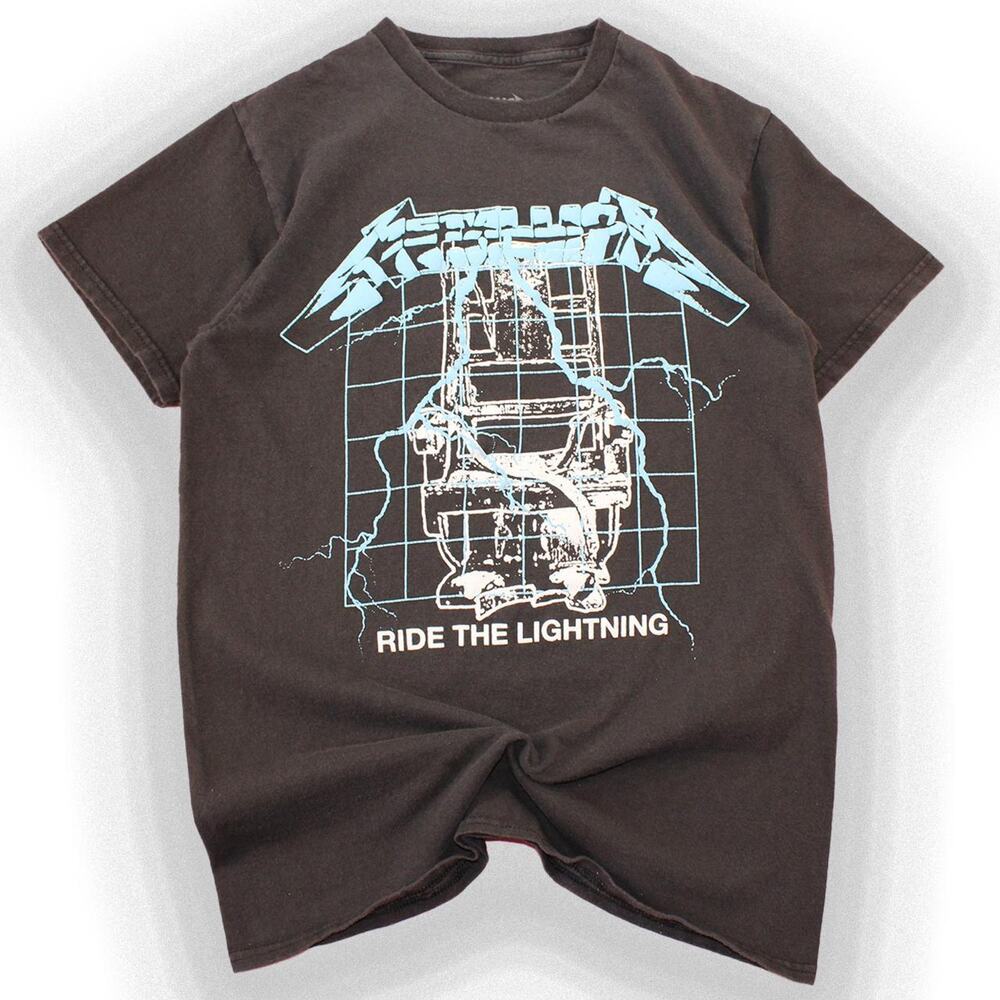 Grunge Black Puff Print Metallica Graphic‎ Tee